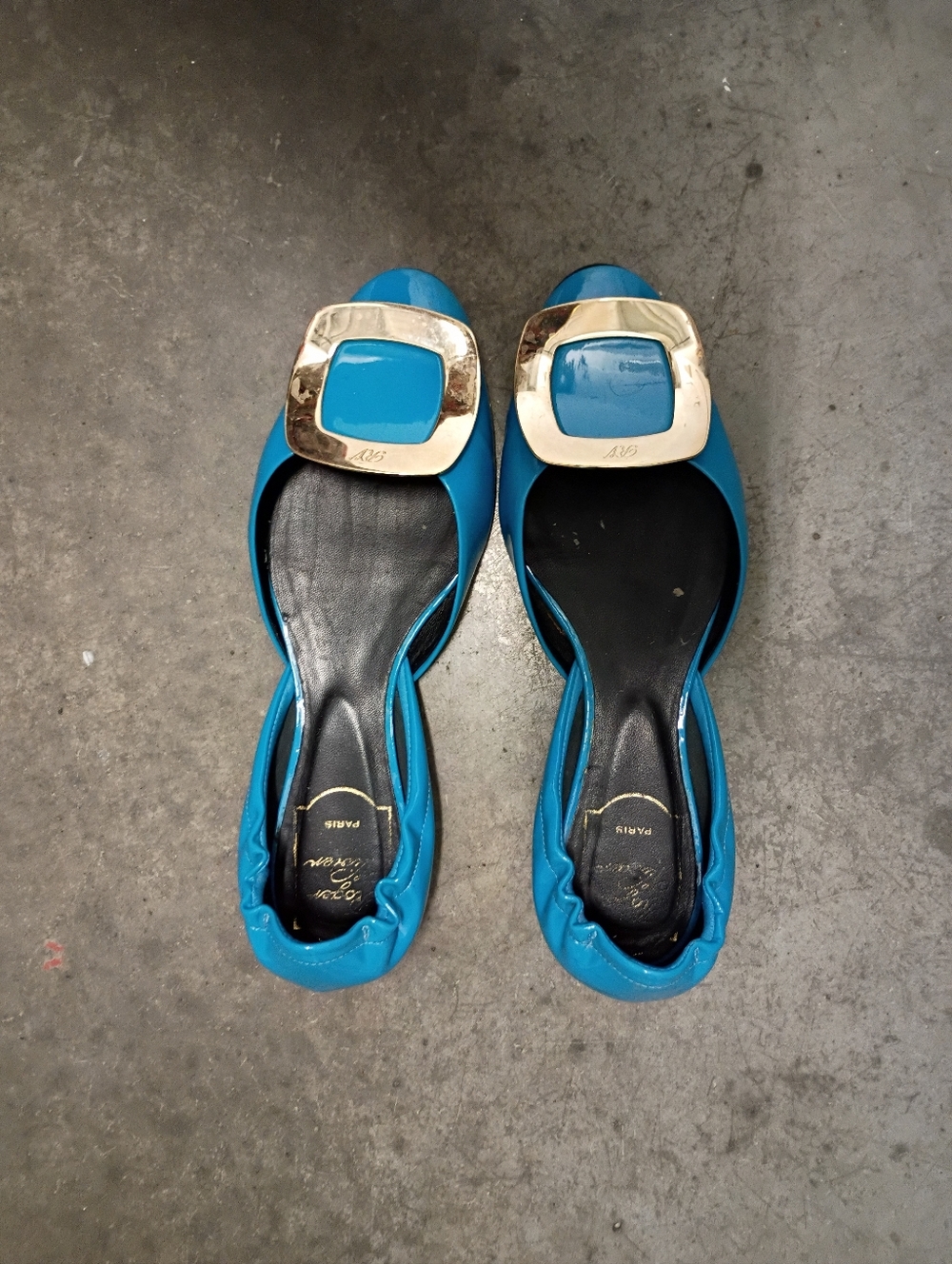 Roger Vivier Patent Flats Blue 35.5